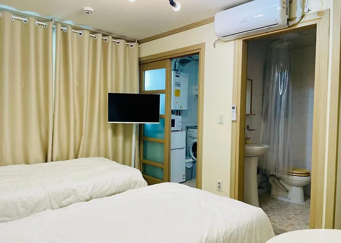 Everville, Gaegeum Everville 304 #stairs To 3rd Floor Affittacamere Busan